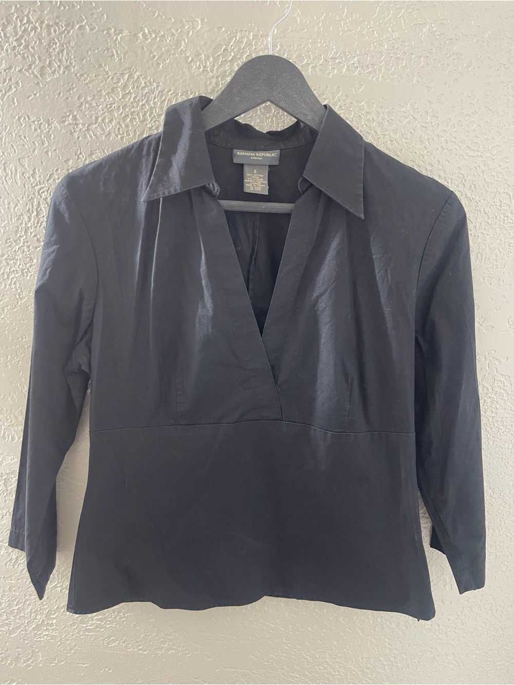 Banana Republic Black‎ Collared V-Neck Side Zipper Blouse Size 6